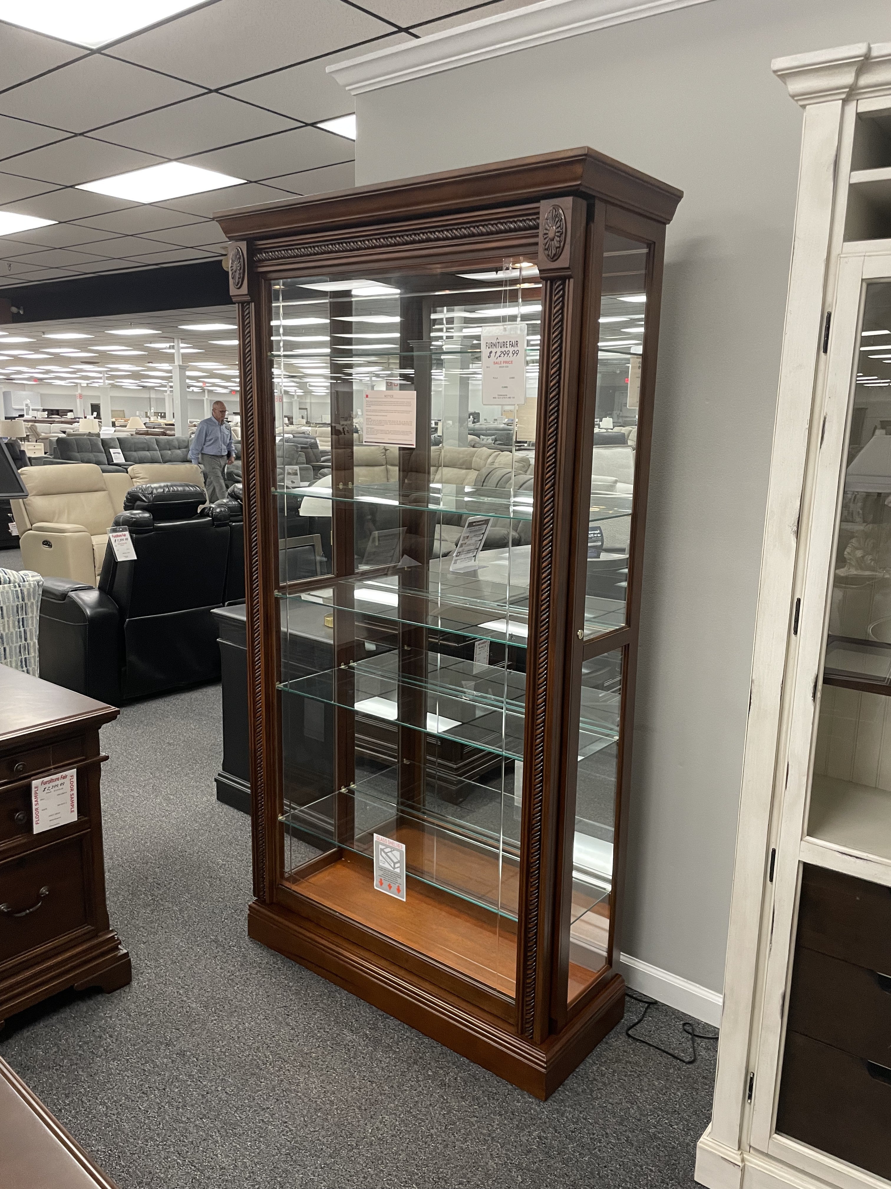 Pulaski Furniture Brown 20485 Curio Cabinet