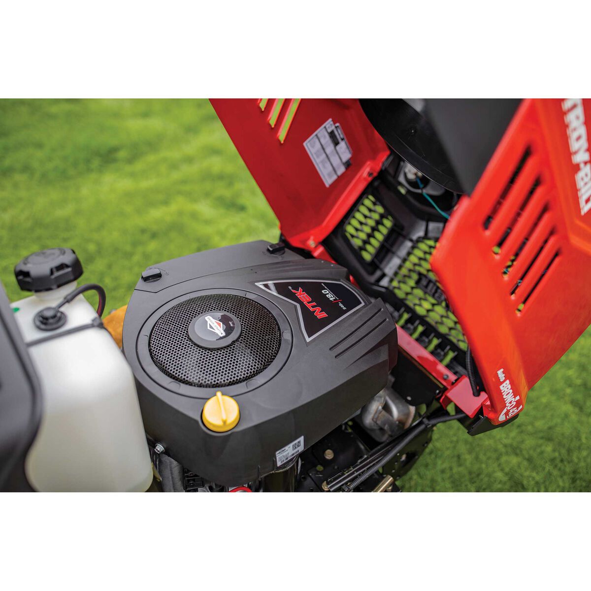 Troy-Bilt Bronco 42 Riding Lawn Mower
