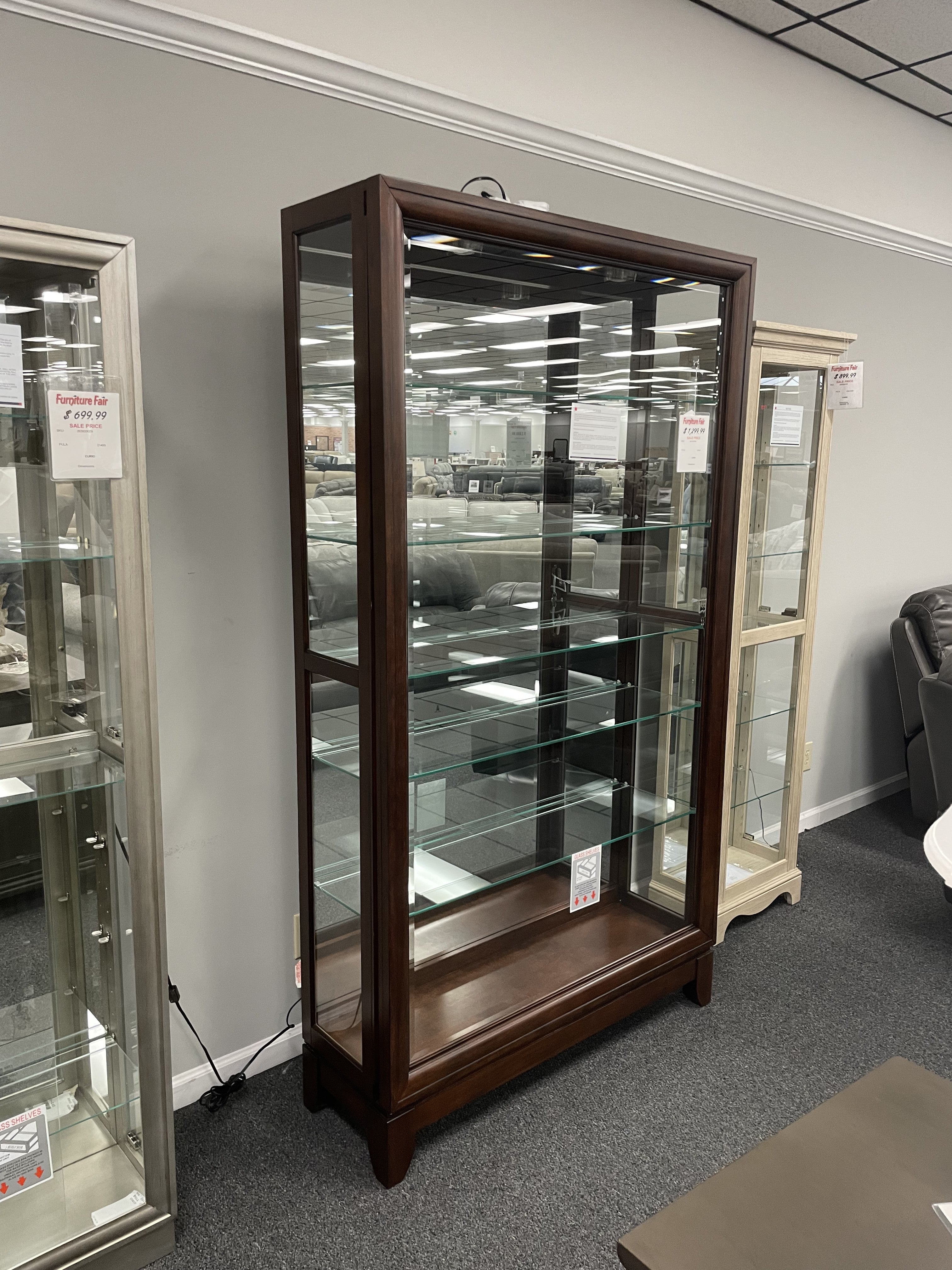 Pulaski Furniture Brown Curio Cabinet — image 2
