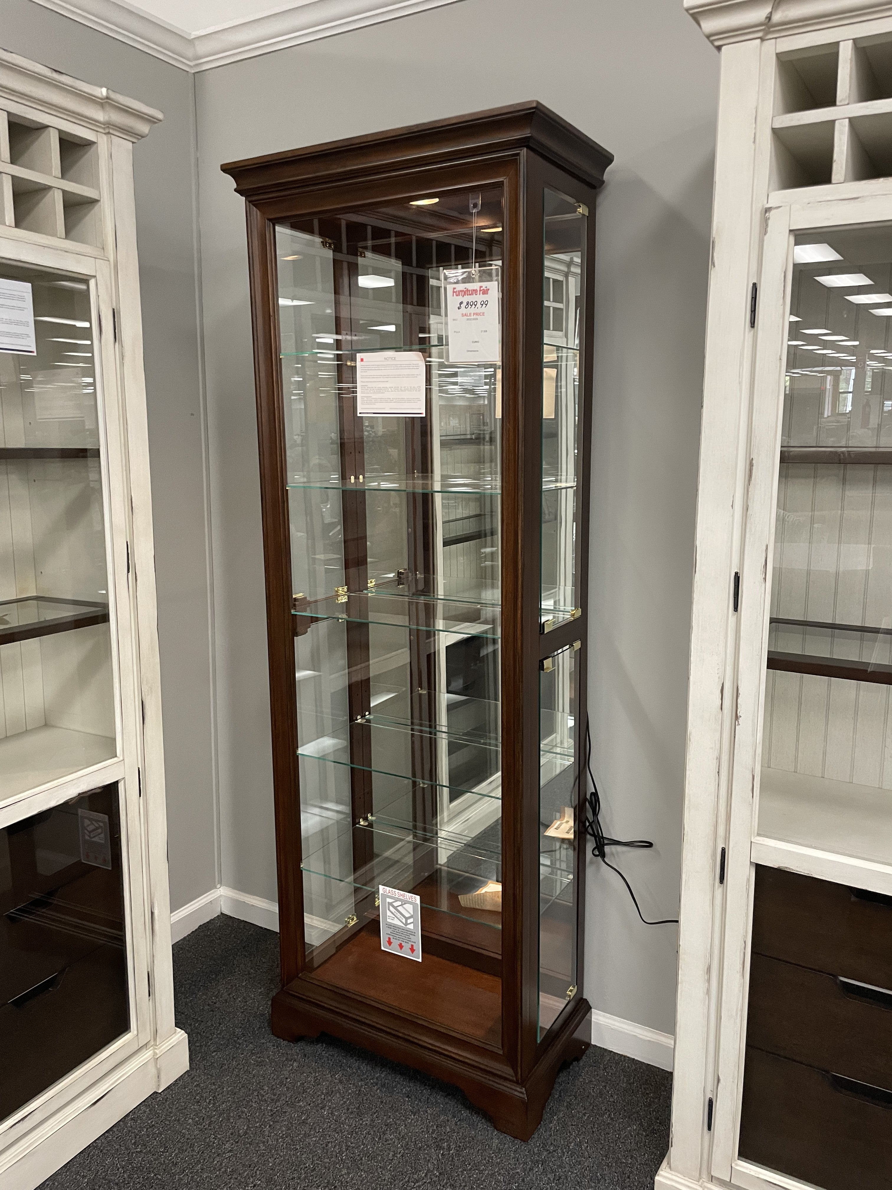 Pulaski Furniture 21308 Curio Cabinet